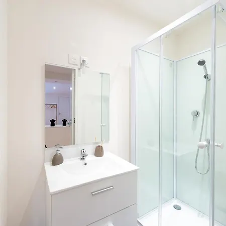 Apartment Cosy Location - Confortable, Cosy Et Equipe - Places Gratuites A Proximite *