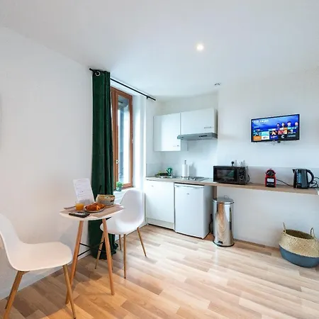 Apartment Cosy Location - Confortable, Cosy Et Equipe - Places Gratuites A Proximite